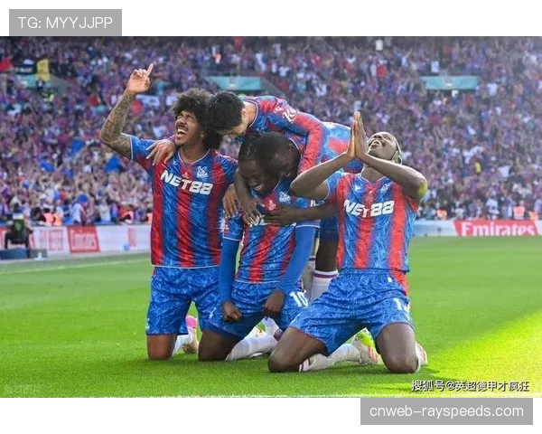 特写：欧联杯法兰克福主场比赛，首次为场内观众提供付费VR多视角观赛体验